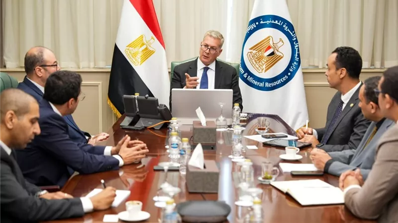 وزير البترول يبحث مع SLB مصر توظيف الذكاء الاصطناعي لزيادة الإنتاج وتطوير بوابة مصر للاستكشاف