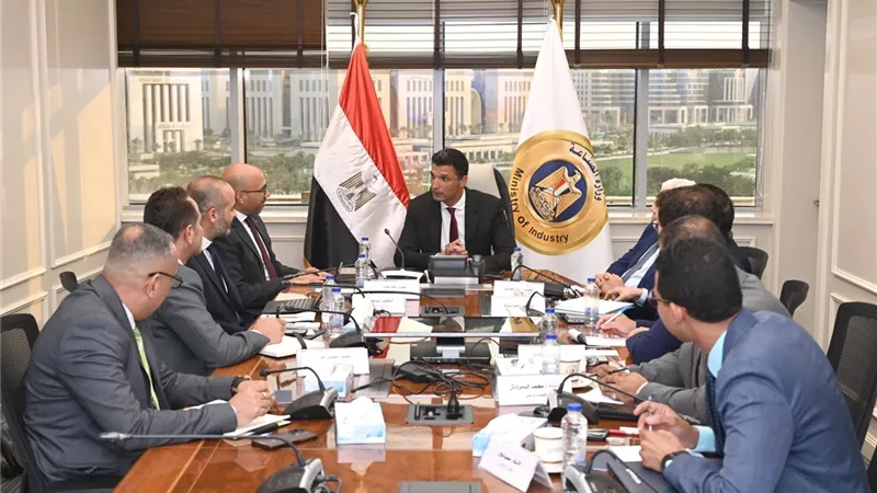 وزير الصناعة يبحث مع ABB خطط التوسع في مصر وزيادة المكون المحلي والتصدير