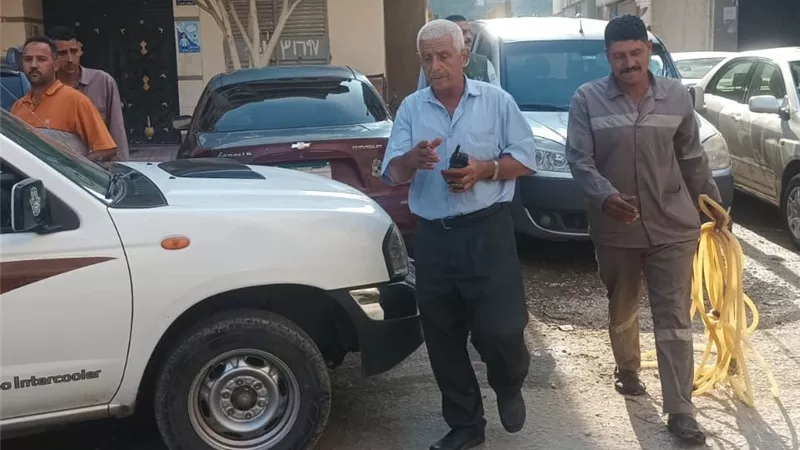 حملات مكثفة للتصدي لمخالفات إهدار مياه الشرب بمدينة الأمل.. ورفع وصلات مخالفة بعدد من المنشآت 
