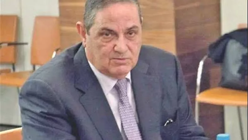 منع محمد الخشن و22 من أسرته من التصرف في أموالهم بقرار من النيابة العامة