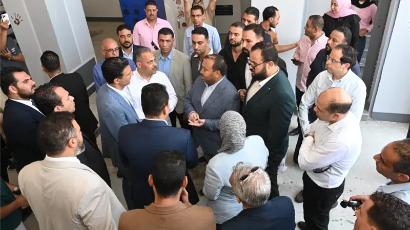 من الغسالات للضفائر الكهربائية.. وزير الصناعة يفتح ملف المصانع في العاشر من رمضان