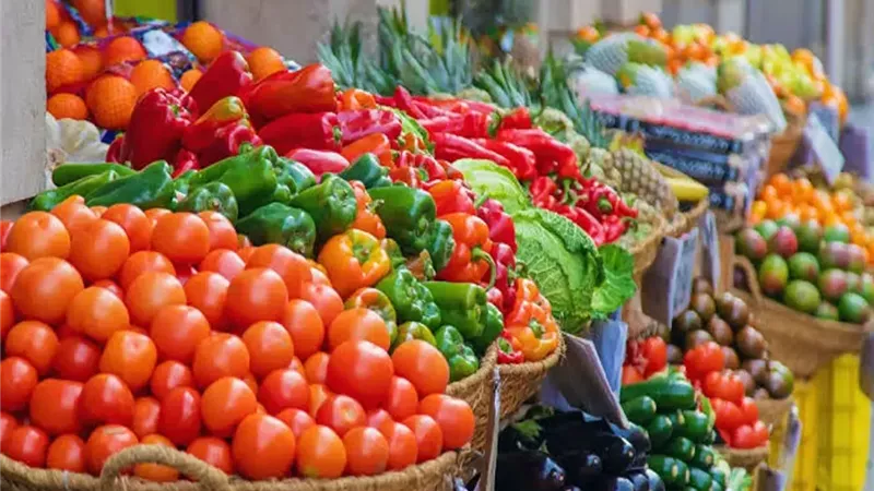 أسعار الخضروات والفاكهة والأسماك اليوم السبت في الأسواق.. الطماطم تبدأ من 13 جنيهًا والبلطي عند 72 جنيهًا