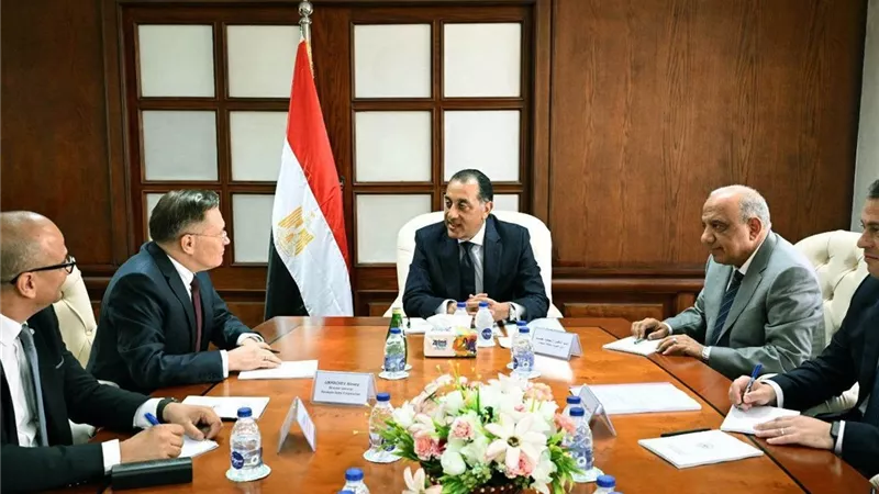 رئيس الوزراء يلتقي مدير روسآتوم الروسية.. مدبولي: محطة الضبعة النووية تُنفذ وفق الجدول الزمني