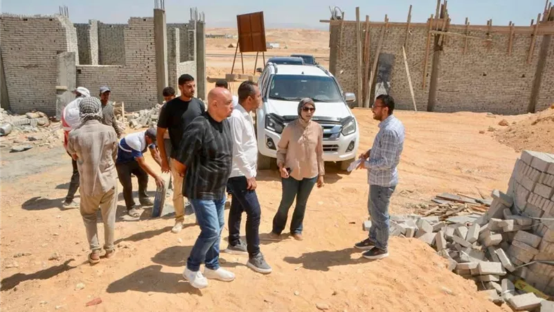 رئيس جهاز السويس الجديدة تتابع تنفيذ مشروعات البنية الأساسية لدعم التوسع العمراني 