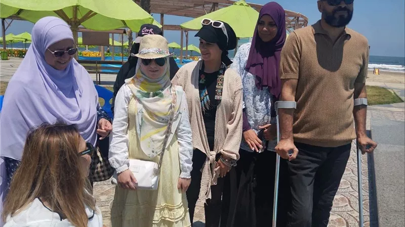 شاطئ 