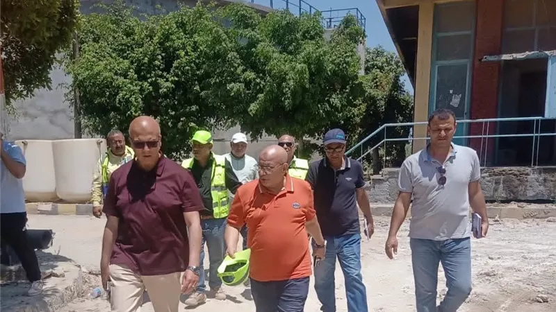نائب وزيرة الإسكان يتفقد مشروعات مياه الشرب والصرف الصحي بمركز مطوبس بمحافظة كفر الشيخ