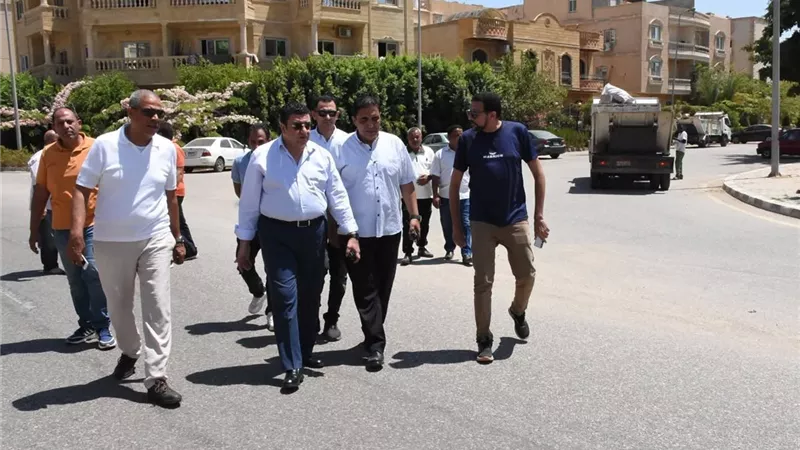 رئيس جهاز مدينة القاهرة الجديدة يتفقد منطقة البنفسج بالتجمع الأول
