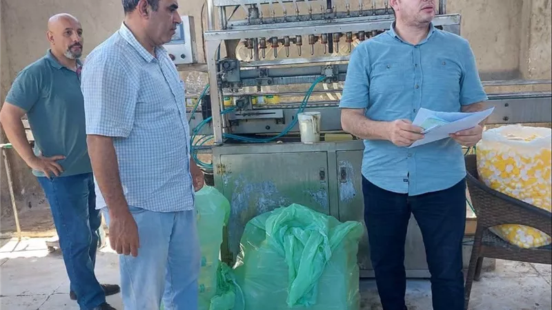 تموين الجيزة يضبط مصنع زيت مجهول المصدر ومطحنًا يتلاعب بأوزان الدقيق