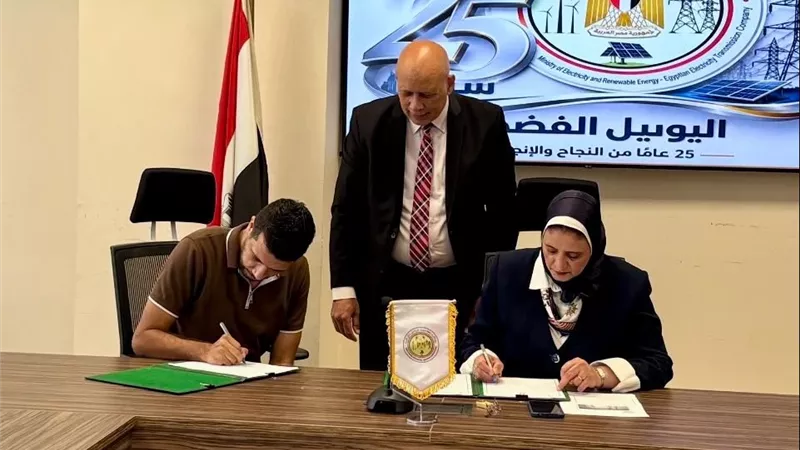 الكهرباء توقع عقد ربط محطة محولات بني خالد الجديدة بالشبكة القومية لدعم استقرار التغذية الكهربائية بمحافظة المنيا