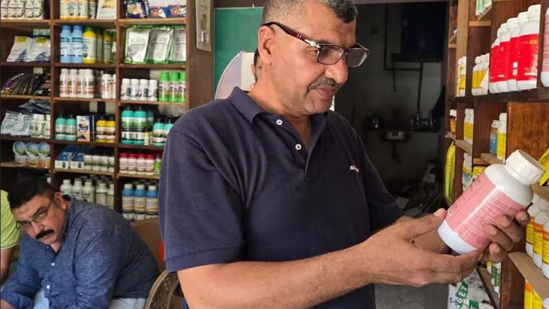 الزراعة تضبط 1400 عبوة مبيدات مخالفة بكفر الزيات وتحيل المتهمين للنيابة العامة