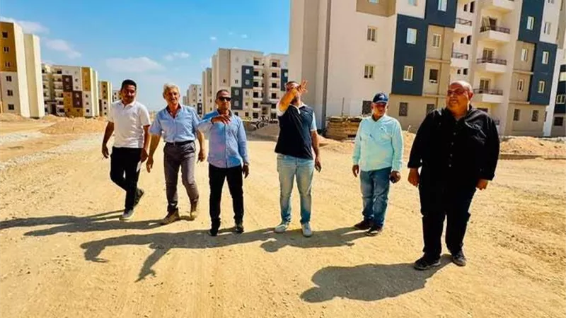 رئيس جهاز العبور الجديدة يتابع تنفيذ الطرق والمرافق بالحي 37 ومشروعات الإسكان