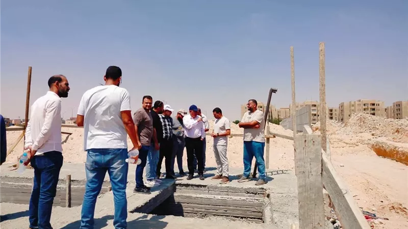 رئيس جهاز حدائق أكتوبر يتفقد تشغيل مشروع خط ربط الصرف الصحي لخدمة عدد من المناطق السكنية