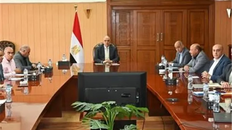 وزير الري يتابع إعداد منظومة رقمية متكاملة للتنبؤ وإدارة وتوزيع المياه لتعزيز كفاءة الموارد المائية