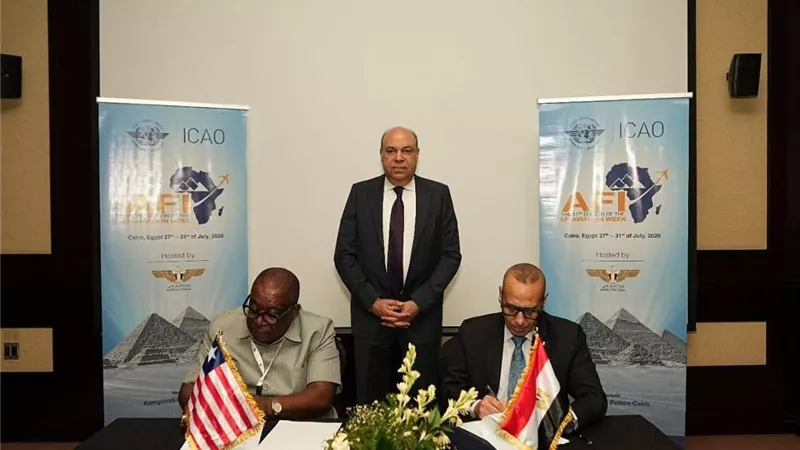 وزير الطيران المدني يشهد توقيع مذكرة تفاهم بين مصر وليبيريا لدعم التعاون الفني