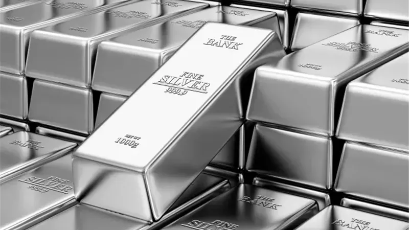 الفضة ترتفع 2% محليًا و3.6% عالميًا والعجز العالمي يدعم استمرار الصعود