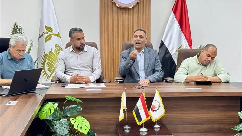 نائب رئيس هيئة المجتمعات العمرانية يتفقد مشروعات العبور الجديدة ويؤكد: لا تهاون مع الشركات المتأخرة