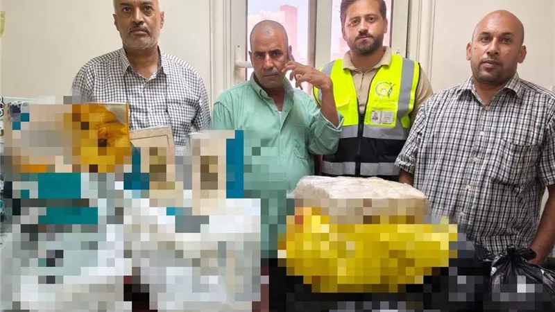 تموين البحيرة يضبط منتجات مجهولة المصدر وسجائر مخالفة خلال حملات رقابية بأبو المطامير