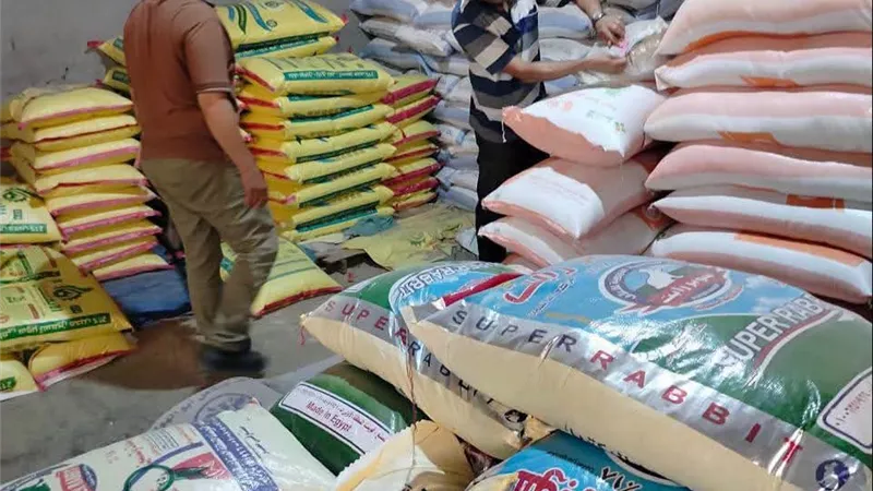 محافظ الغربية يعلن ضبط مئات العبوات من المبيدات والأسمدة المغشوشة والمحظورة