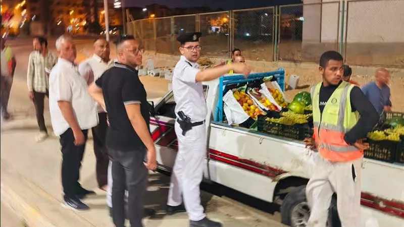 حدائق أكتوبر تضرب بيد من حديد..حملات ليلية ونهارية لإزالة الإشغالات وضبط المخالفات