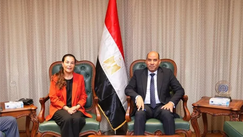 1100 فرصة عمل في مجالات الإنتاج والهندسة والتشغيل بالنساجون الشرقيون