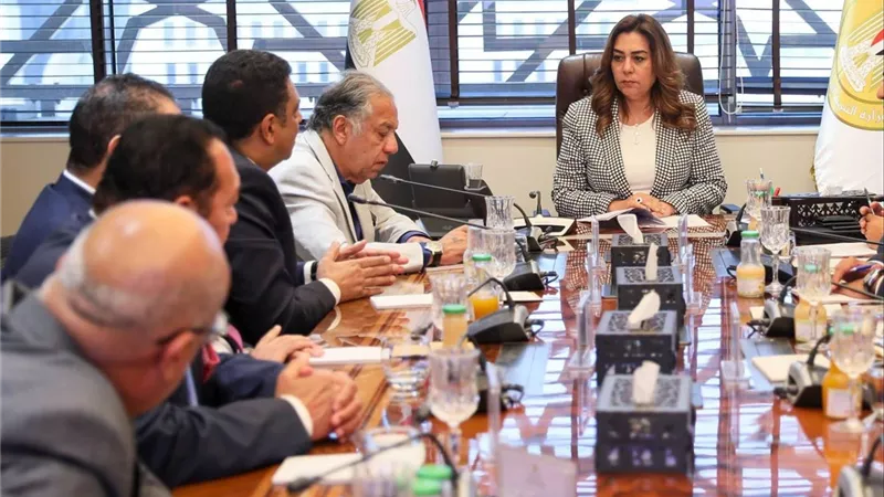 وزيرة البيئة تبحث دعم صناعة تدوير المخلفات وتعزيز الاقتصاد الدائري في مصر