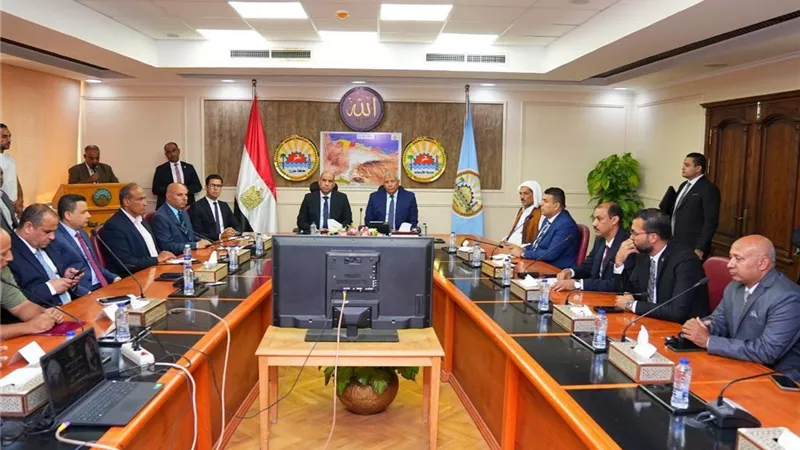 وزير العمل يسلم عقود توظيف لذوي الهمم في مطروح ويعلن التوسع في برامج التدريب وفرص العمل