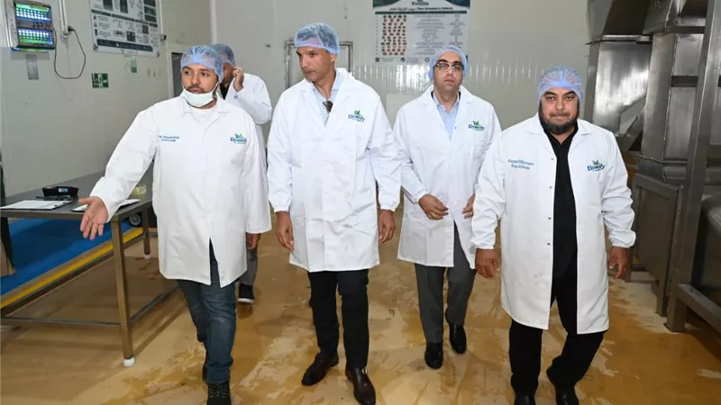 وزير الصناعة يتفقد 4 مصانع بالإسماعيلية باستثمارات تتجاوز 2 مليار جنيه ويوفرون آلاف فرص العمل
