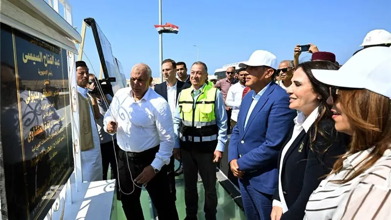 رئيس الوزراء يفتتح كوبري روميل بعد تطويره لتعزيز السياحة وتحسين الحركة المرورية بمطروح
