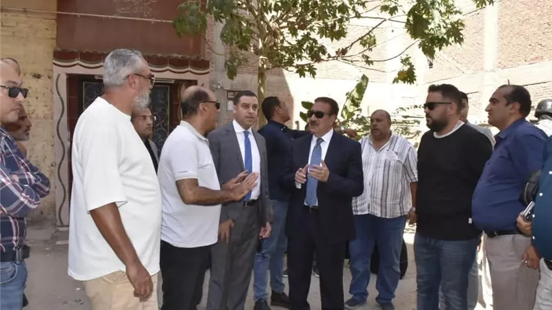 محافظ بورسعيد يتابع تطوير السلاطية ورفع كفاءة 7 عمارات وتحسين الخدمات والمرافق