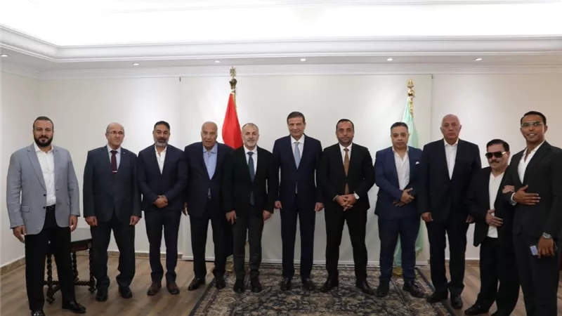 وزير الزراعة يبحث مع وفداً من رجال الأعمال الأتراك فرص الاستثمار بالقطاع الداجني