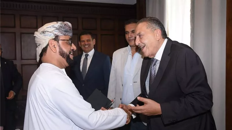 غرفة الإسكندرية تبحث مع وفد عُماني فرص الشراكة والاستثمار بين رجال الأعمال
