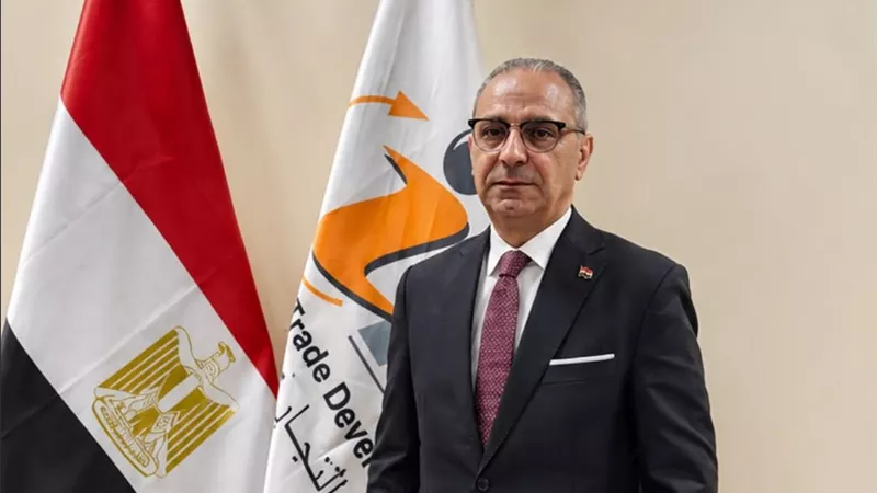 نقل سجل تجاري الكوثر بسوهاج إلى فرع بنك مصر بمدينة أخميم لتيسير الخدمات