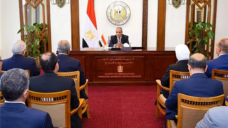 وزير الخارجية يوجه البعثات المصرية بالخارج بتعزيز الدور الاقتصادي وتطوير الخدمات القنصلية