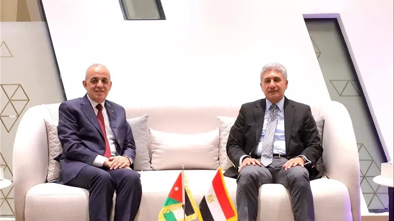 مصر والأردن تبحثان إطلاق برامج سياحية مشتركة وتعزيز التعاون في مجال الآثار