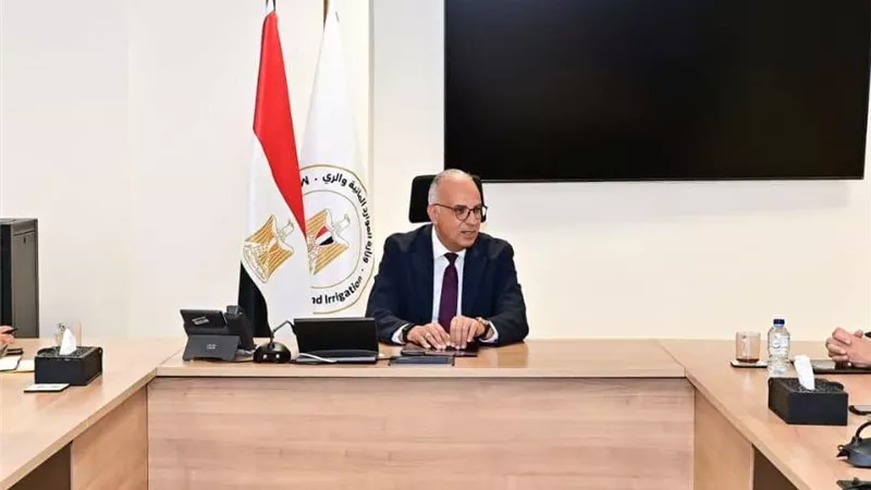وزير الري يبحث تعزيز التكامل بين أسبوع القاهرة للمياه ومعرض IWWI 2026