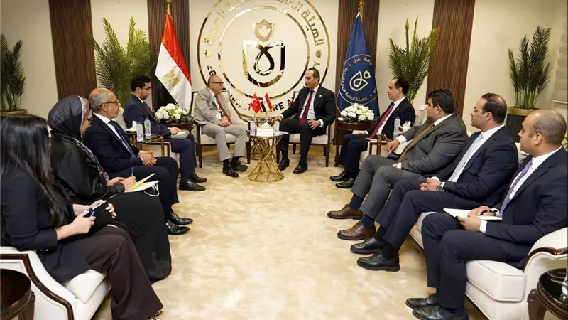 «الروبوت» يدخل غرف العمليات المصرية.. تفاصيل الشراكة الصحية بين مصر وتركيا في 3 مسارات جديدة وتدريب 20 طبيبًا