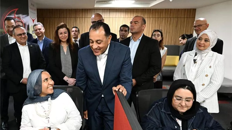 مدبولي من الإسكندرية: 9500 موظف في«فودافون للحلول الذكية» وصادراتها 200 مليون يورو