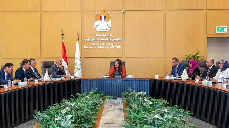 وزيرة الإسكان تلتقي نائب رئيس شركة (CSCEC) الصينية لبحث تعزيز التعاون في تنفيذ المشروعات الكبرى