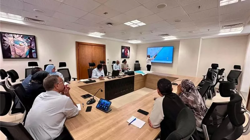السويس الجديدة تبحث تطوير واجهتها الساحلية لتعظيم فرص الاستثمار والسياحة بالمدينة