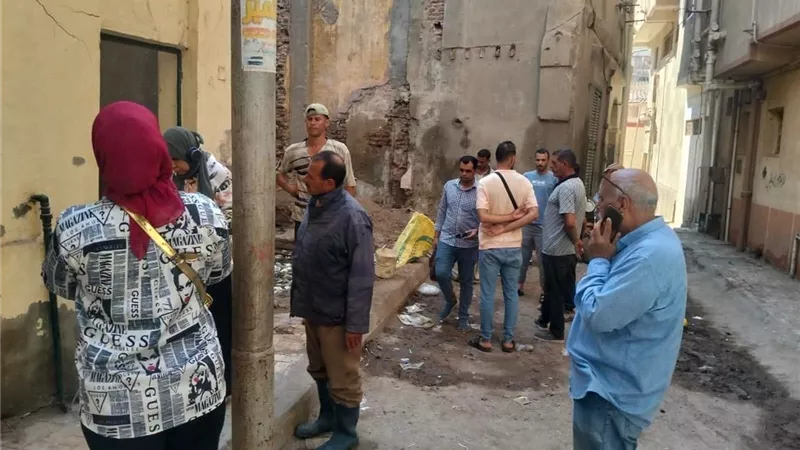 فرق مياه البحيرة تنجح في السيطرة على تسرب معقد بمنطقة القلعة بدمنهور