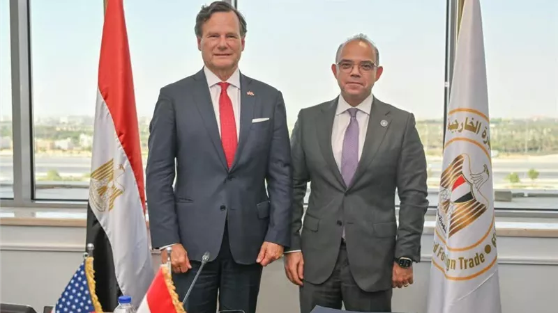 وزير الاستثمار يبحث تعزيز الاستثمارات الأمريكية في مصر وفرص التعدين والذكاء الاصطناعي