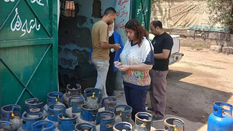 تموين القليوبية تحرر 40 محضرًا وتقريرًا خلال حملات مكثفة لضبط الأسواق والمخابز