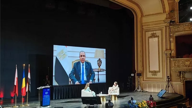 بدر عبد العاطي يبحث تعزيز العلاقات المصرية الرومانية بعد 120 عامًا من التعاون