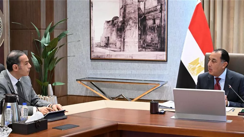 رئيس الوزراء يبحث مع رئيس الهيئة الرقابة المالية أحدث تطورات القطاع المالي غير المصرفي وجهود حماية المتعاملين