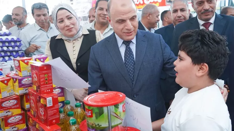 محافظ الإسكندرية يفتتح معرض أهلاً مدارس بمحطة مصر بتخفيضات تصل إلى 30%