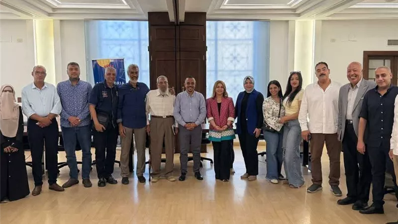 لجنة الأخشاب والموبيليا بالإسكندرية تبحث تيسيرات التراخيص والحلول الضريبية لدعم مجتمع الأعمال