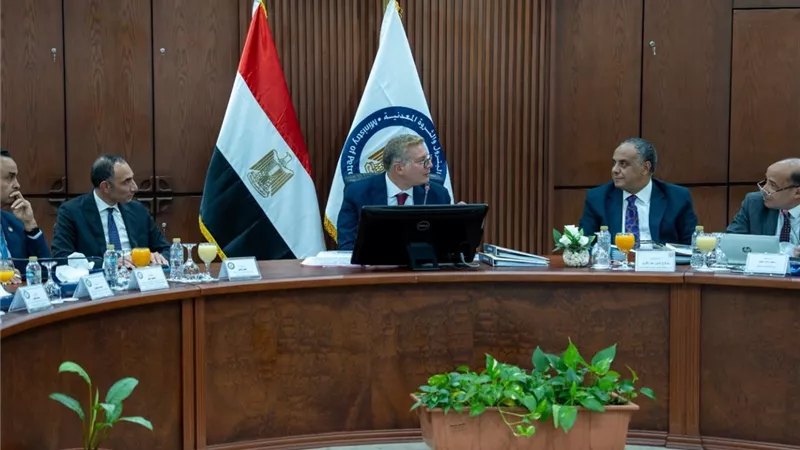 مصر للبترول تحقق إيرادات تتجاوز 230 مليار جنيه ومبيعات 8 ملايين طن خلال 2025/2026