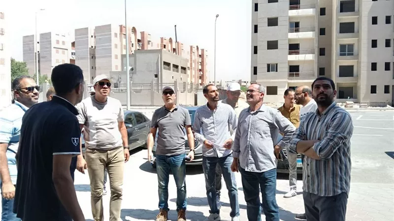 مسئولو الإسكان يتفقدون مشروعات الإسكان بالعبور.. وتوجيهات بتسريع معدلات التنفيذ والالتزام بأعلى معايير الجودة