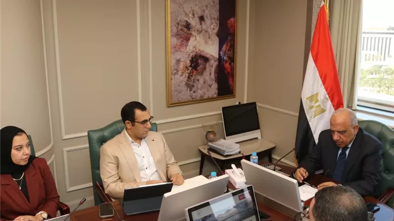 وزير الكهرباء يتابع خطوات تحرير سوق الكهرباء وفتح المجال أمام الاستثمارات الخاصة