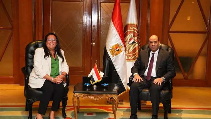 وزير العمل يبحث مع رئيسة الوفد المغربي تعزيز التعاون في الحماية الاجتماعية والتشغيل